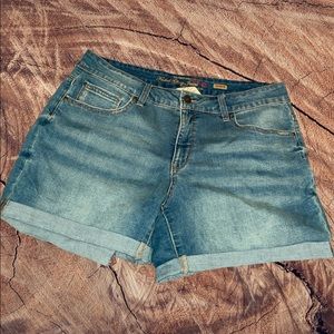 Lightwash Denim Four Pocket Shorts With Hem